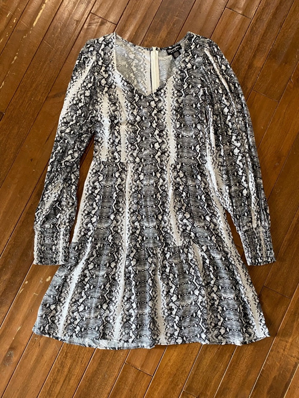 Wrangler Retro Snake Print Long Sleeve Mini Dress - Black & White